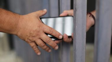 LLA avanza con la prohibición de los celulares en las cárceles bonaerenses