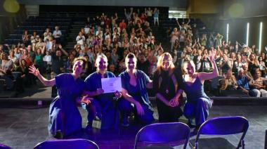 “Ciertas Petunias” llenó de humor y reflexión la sala del Cine Zurro