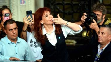 Cristina Kirchner dijo que el juicio es un "disparate" y denunció "prácticas mafiosas"