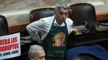 Paulón llevó pochoclos al recinto y le ofreció un paquete a Martín Menem