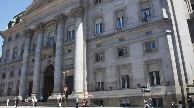 Dos denuncias penales por los créditos del Banco Nación complican al Gobierno