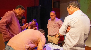 Primer acto de firma de boletos de compraventa del Programa Mi Lote