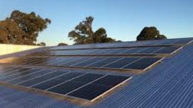 Proponen que el alumbrado público sea abastecido con paneles solares