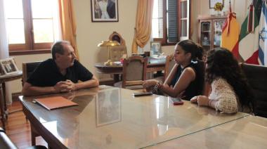 El Municipio prometió ayuda al Centro de Estudiantes casarenses en La Plata