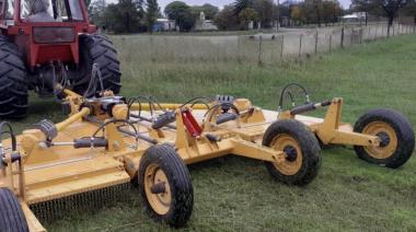 El Municipio adquirió una nueva desmalezadora para la localidad de Beruti