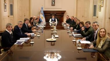 Milei encabezó la reunión de Gabinete en otra señal de apoyo a Adorni