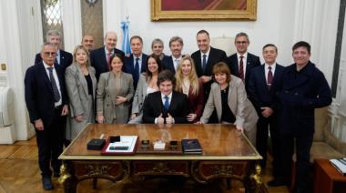 Javier Milei respaldó a Adorni al ritmo de Rocky en Diputados