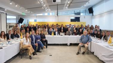 Macri reunió a su tropa del PRO y presiona a Milei con críticas a Adorni