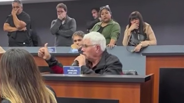 Concejal libertario estalló en plena sesión contra Adorni y Milei: "Nos están cagando a todos"