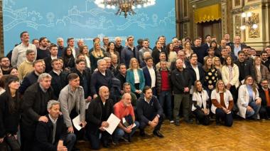 Kicillof denunció una “catástrofe sanitaria” ante intendentes bonaerenses