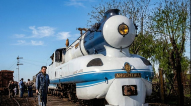 Un berutense publicó el libro que rescata la historia de la locomotora argentina que asombró al mundo