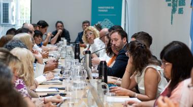 La Provincia recibe a estatales y docentes para debatir una nueva suba salarial