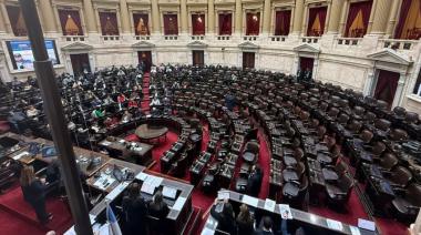 Con ayuda del PRO y la UCR, el oficialismo frenó la sesión para interpelar a Adorni