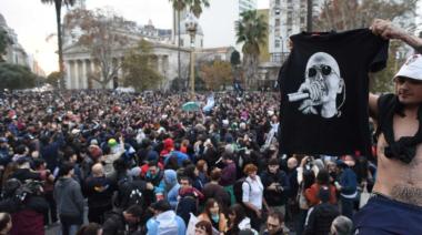 La "misa" ricotera desbordó la Plaza de Mayo para despedir al Indio Solari