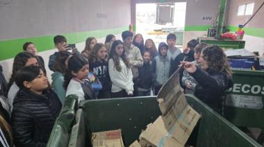 Estudiantes casarenses conocieron el circuito de reciclado en el CEPROCC