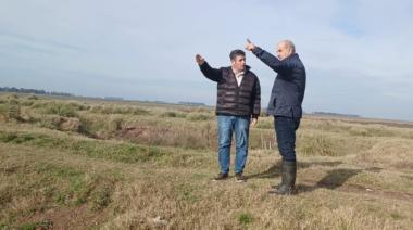 Zurro visitó “El Cruce de Vía” y anunció gestiones ante Hidráulica