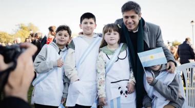 Kicillof encabezó el acto de promesa a la bandera en el pueblo rural de San Jorge