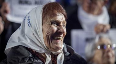 Adiós a Taty Almeida, presidenta de Madres de Plaza de Mayo