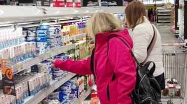 La confianza de los consumidores se desplomó más de 12% en julio