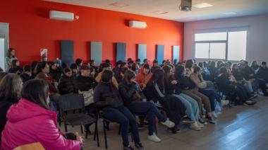 Animado debate sobre políticas de género en el Polo Científico
