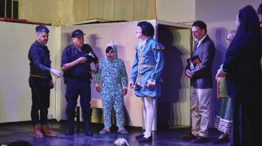 La Escuela Municipal de Teatro presentó una varieté shakespeariana