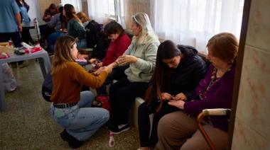 Jóvenes de Envión llevaron sus talleres a la Residencia de Adultos Mayores