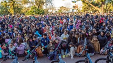 Una multitud celebró el Día de la Niñez en la Plaza San Martín