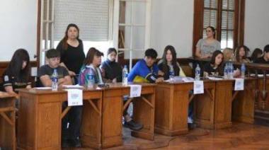 Alumnos de escuelas del distrito participarán del XV Parlamento Juvenil