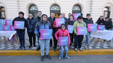 Entregaron en Bragado 100 computadoras de Conectar Igualdad Bonaerense