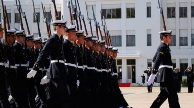 La Armada desplazó a nueve integrantes por el presunto cobro de sobresueldos