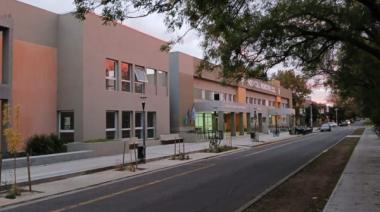 Una mujer dio a luz y abandonó a su bebé en el Hospital Orellana