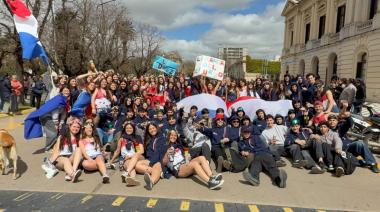 Día del Estudiante: colorida marcha hacia el Parque Lacunario