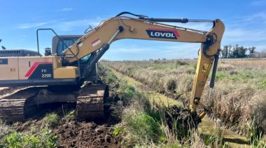 Vialidad Rural intensifica los trabajos en caminos y canales del distrito