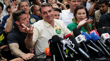 Flávio Bolsonaro se impuso en la primera vuelta, Lula ante un difícil escenario para el balotaje