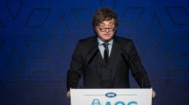 Milei volvió a negar que "la gente no llega a fin de mes" con críticas a periodistas