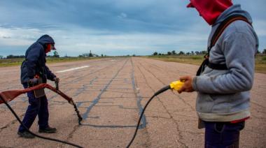 El Municipio inició tareas de sellado en la pista del aeródromo Ñanco Lauquen