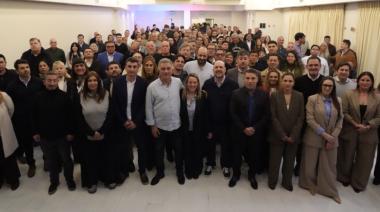 Pareja reúne a 400 concejales de LLA para “unificar el discurso” en PBA