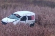 Vuelco de camioneta Kangoo en Ruta 5: conductor ileso