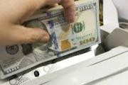 El dólar sube al techo de la banda y el riesgo país supera los 1.000 puntos