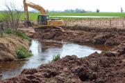 Continúan los trabajos en los caminos rurales y canales del distrito