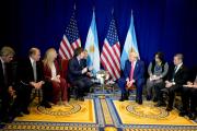 EE.UU. negocia con Argentina un swap de US$ 20 mil millones y la compra de bonos