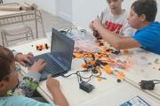 Comenzó con éxito el taller de robótica para niños y adolecentes