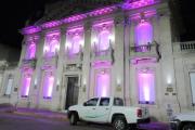 El Palacio Municipal se tiñó de violeta para concientizar sobre la epilepsia