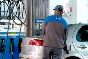 YPF anunció que mantendrá estables los precios de los combustibles
