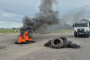 El transporte de cargas sigue en conflicto y en los puertos se impacientan