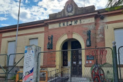 Empresa anuncia donación de pasajes para los alumnos estafados de la Técnica N°1