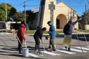 Avanzan los trabajos de repintado de señalética vial en la ciudad