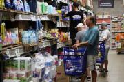 La inflación desaceleró a 2,6% en abril y acumuló 32,4% en los últimos doce meses