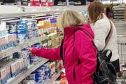 La confianza de los consumidores se desplomó más de 12% en julio