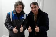 Milei llegó a Brasil para apoyar la candidatura de Flávio Bolsonaro